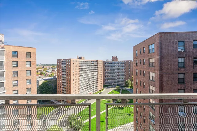 $425,000 | 61-15 98th Street, Unit 16H | Rego Park