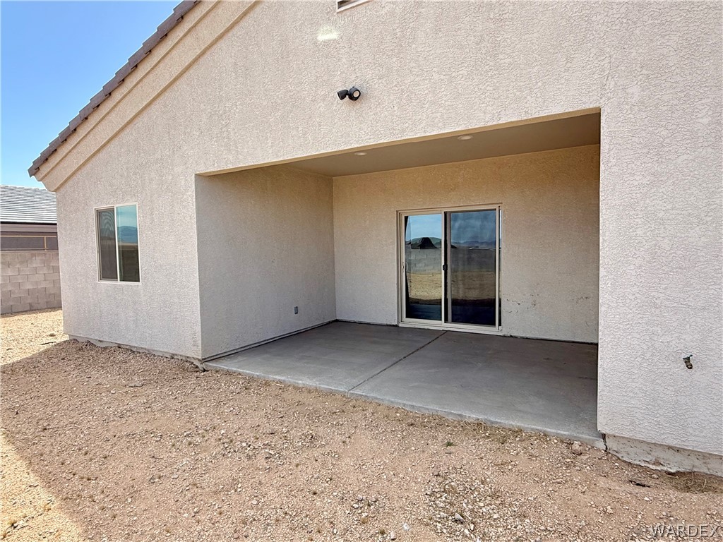 5392 Rattlesnake Road Kingman, AZ 86409 - Photo 31 of 35 a view of livingroom with an empty space