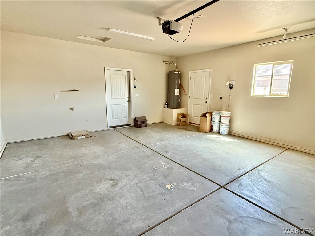 5392 Rattlesnake Road Kingman, AZ 86409 - Photo 33 of 35 a view of an empty room