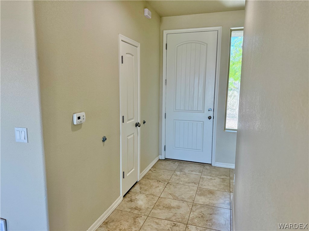 5392 Rattlesnake Road Kingman, AZ 86409 - Photo 7 of 35 a view of room with window