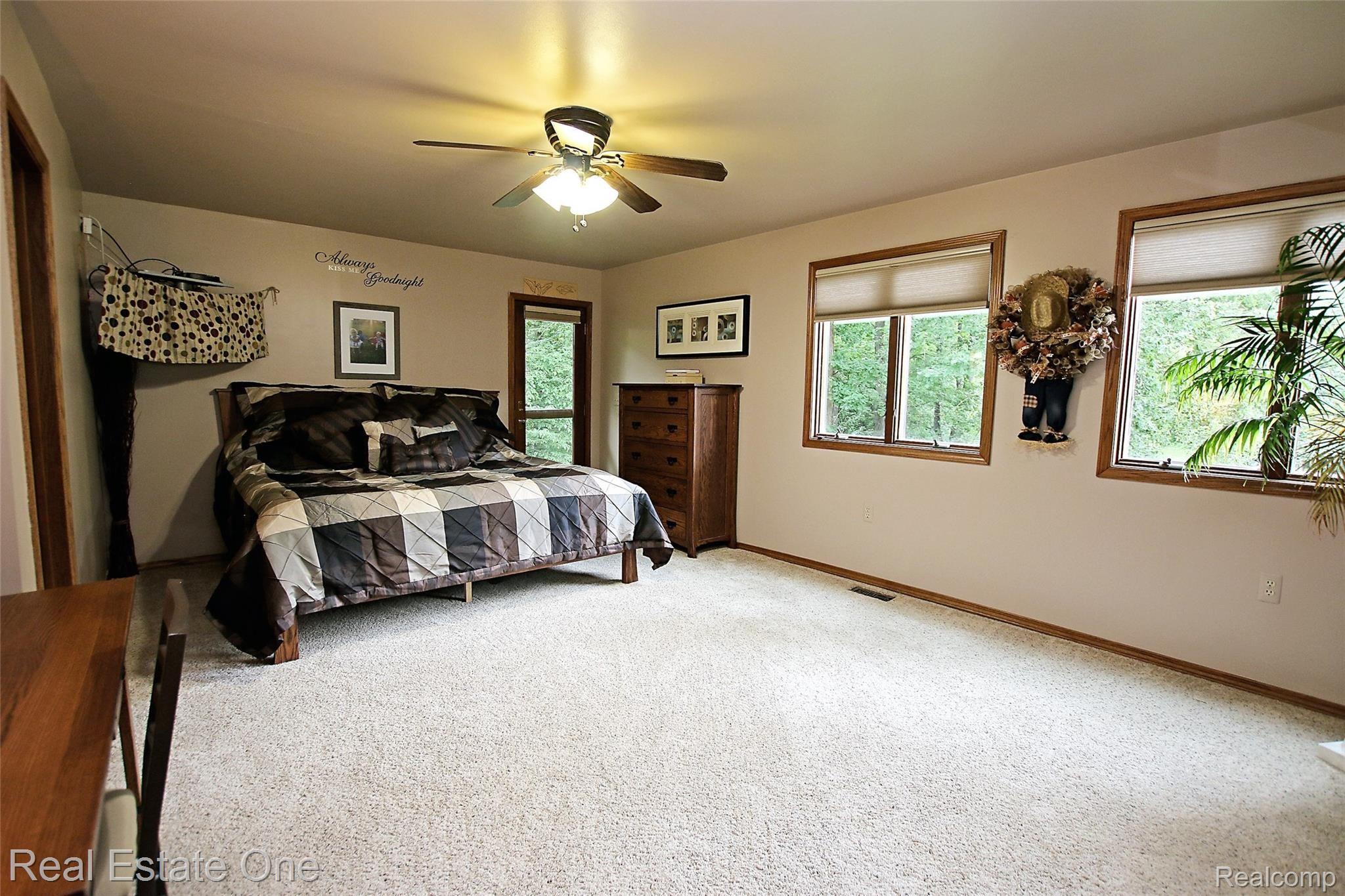 5621 Rochester Road Dryden, MI 48428 - Photo 20 of 52 Enormous master suite.