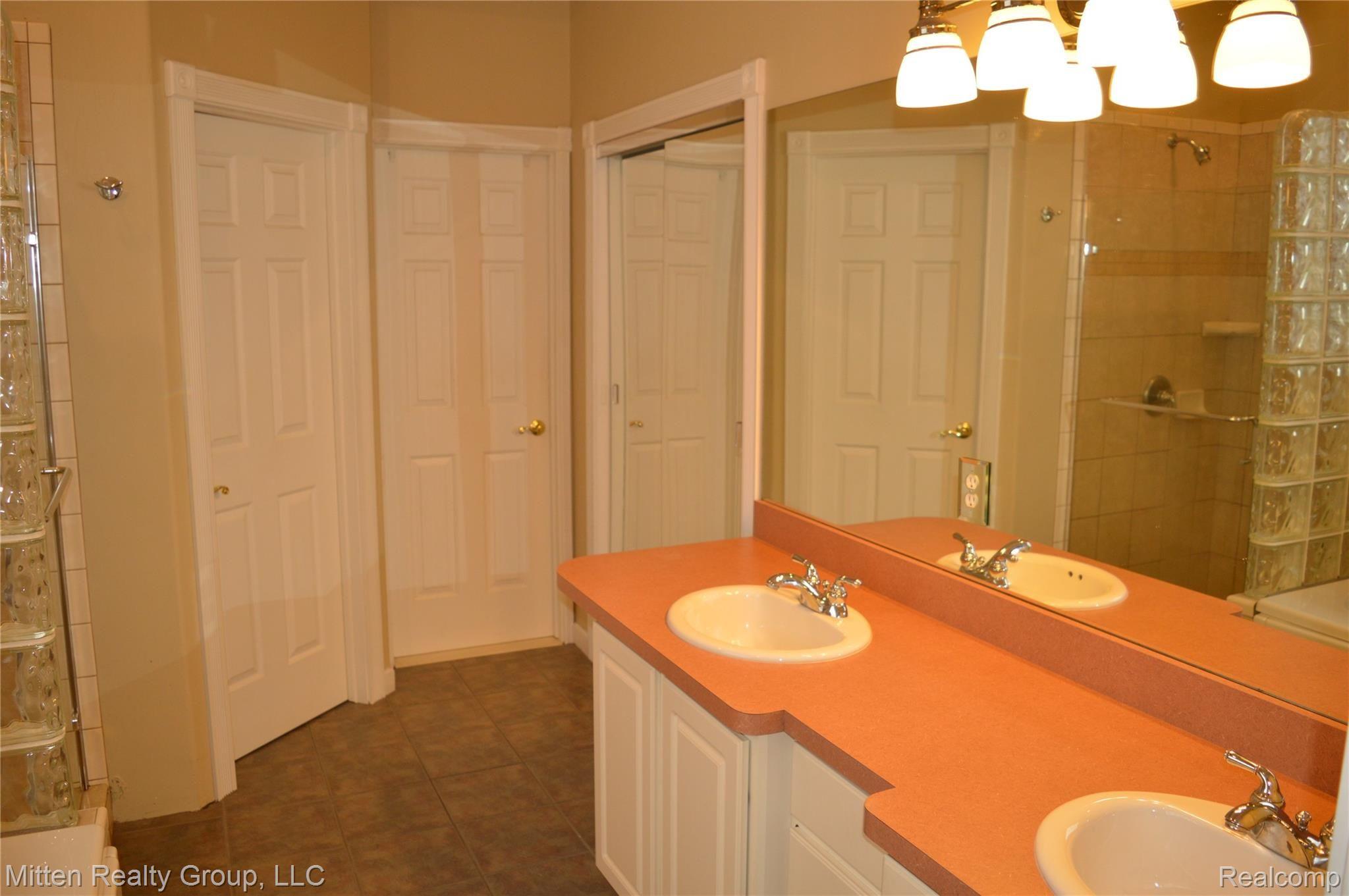 2147 Ridgewood Drive Howell, MI 48843 - Photo 14 of 25 14 - 2147 Ridgewood.JPG