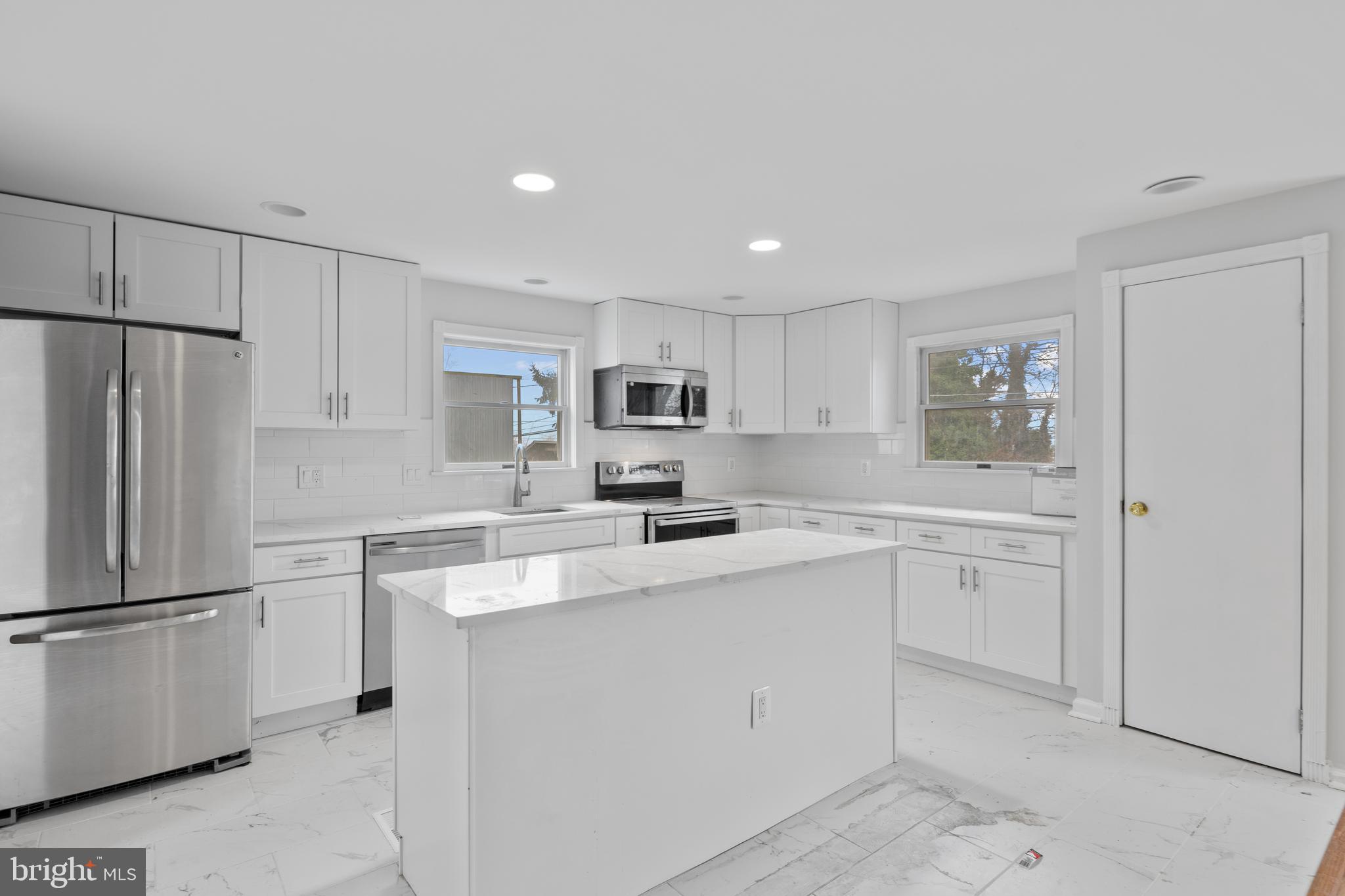 7028 Deerfield Road Baltimore, MD 21208 - Photo 4 of 27 Kitchen