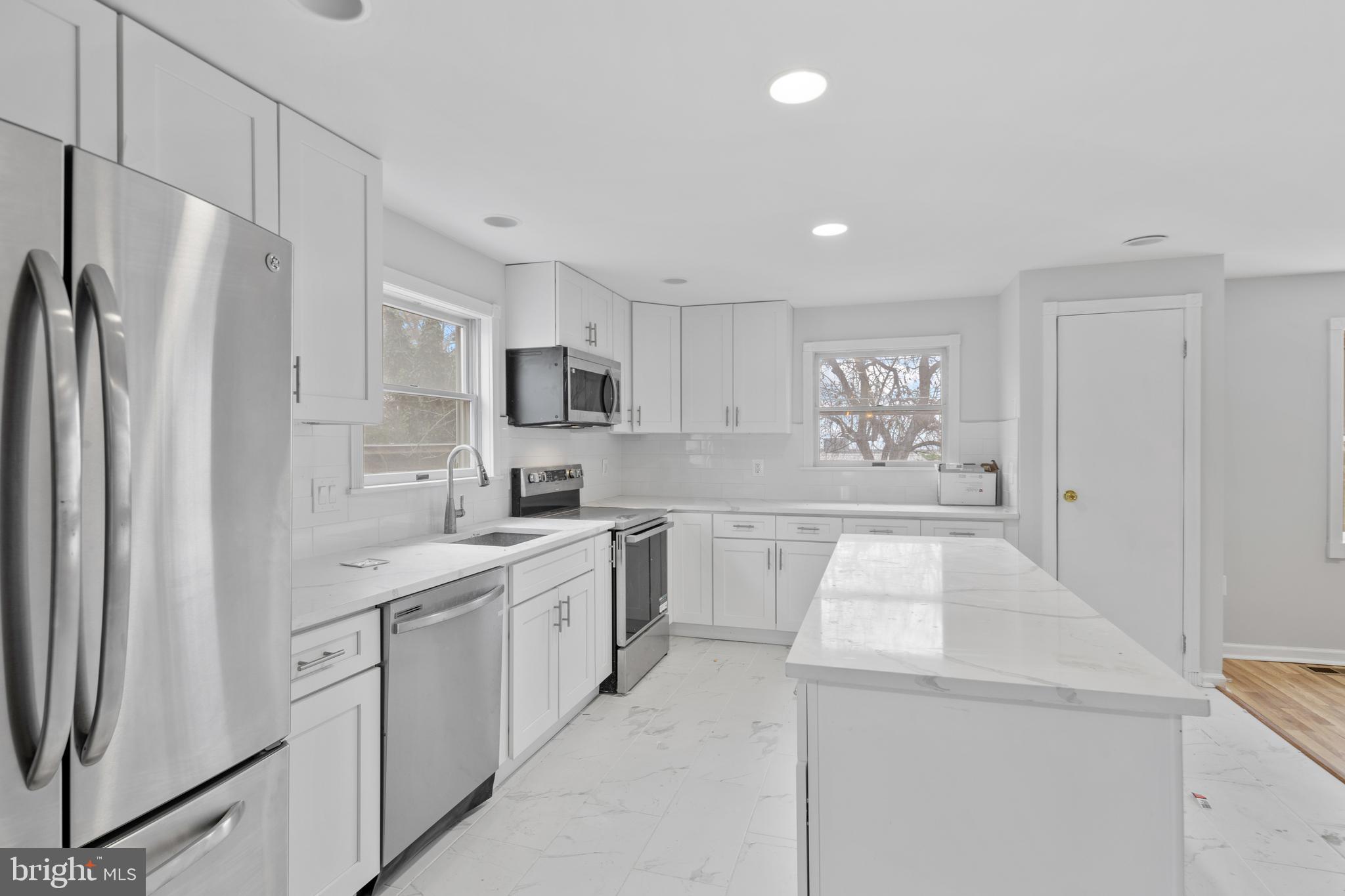 7028 Deerfield Road Baltimore, MD 21208 - Photo 5 of 27 Kitchen