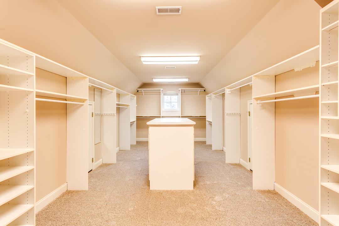 507 Smith Road Knoxville, TN 37934 - Photo 30 of 40 Upper Master closet