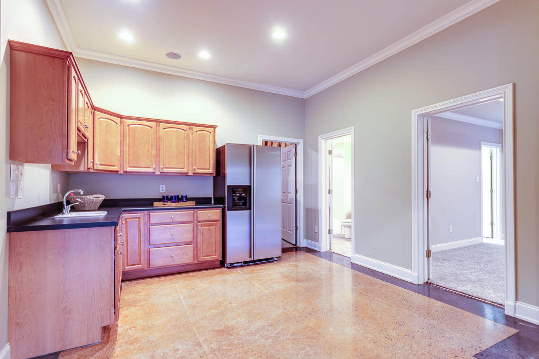 507 Smith Road Knoxville, TN 37934 - Photo 33 of 40 Basement kitchen