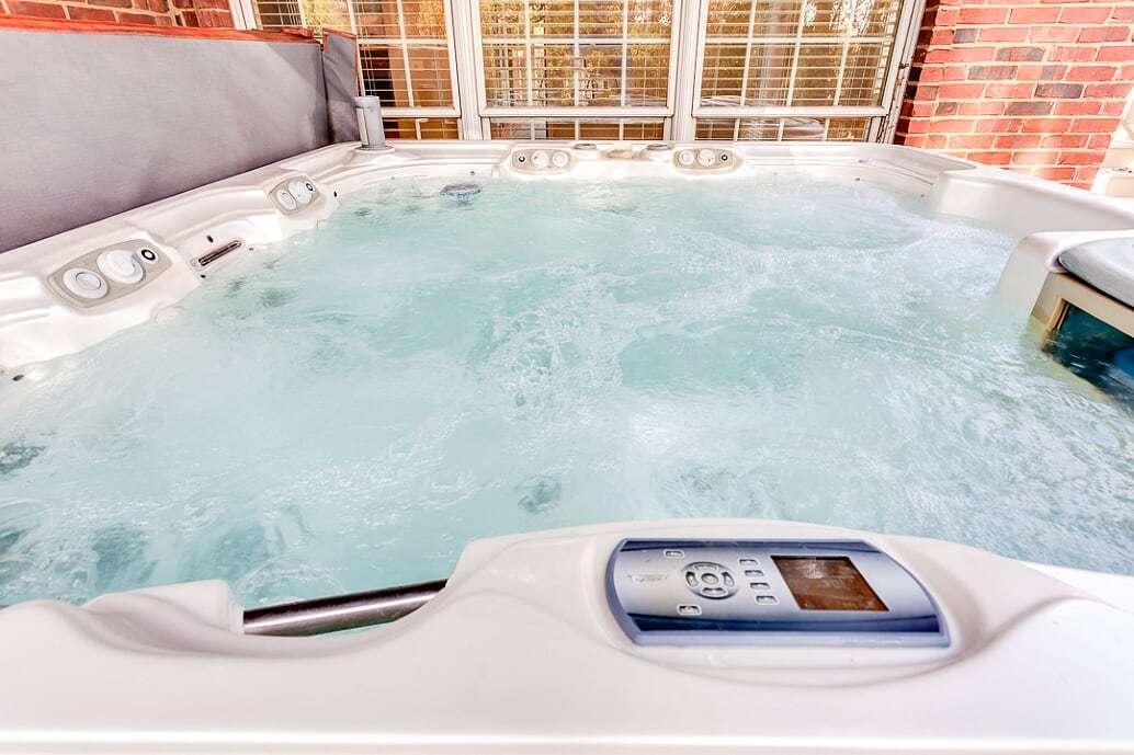 507 Smith Road Knoxville, TN 37934 - Photo 36 of 40 HOT TUB