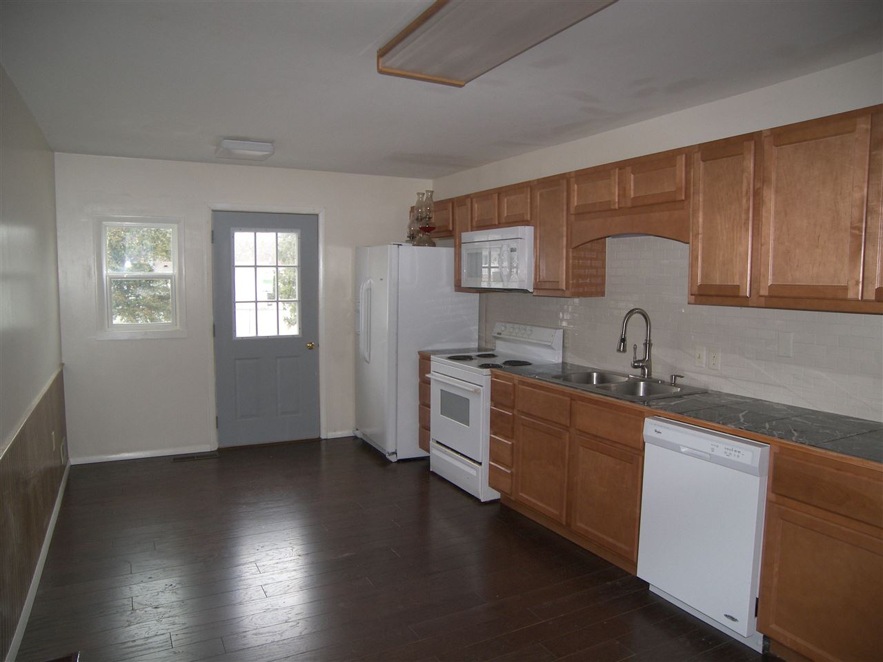 2702 Patterson Road Warsaw, IN 46582 - Photo 12 of 33 Gallery Image 12