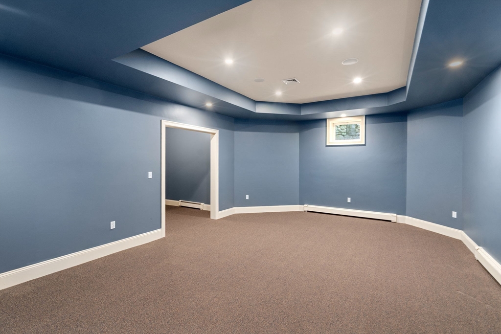 33 Skating Pond Road Weston, MA 02493 - Photo 20 of 39