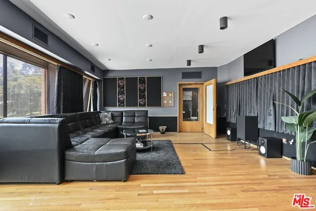 $16,500 | 5940 Manola Way, Los Angeles, CA 90068