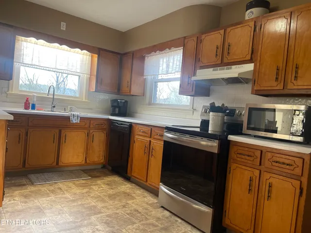 $269,900 | 105 Franklin Avenue, Harrogate, TN 37752