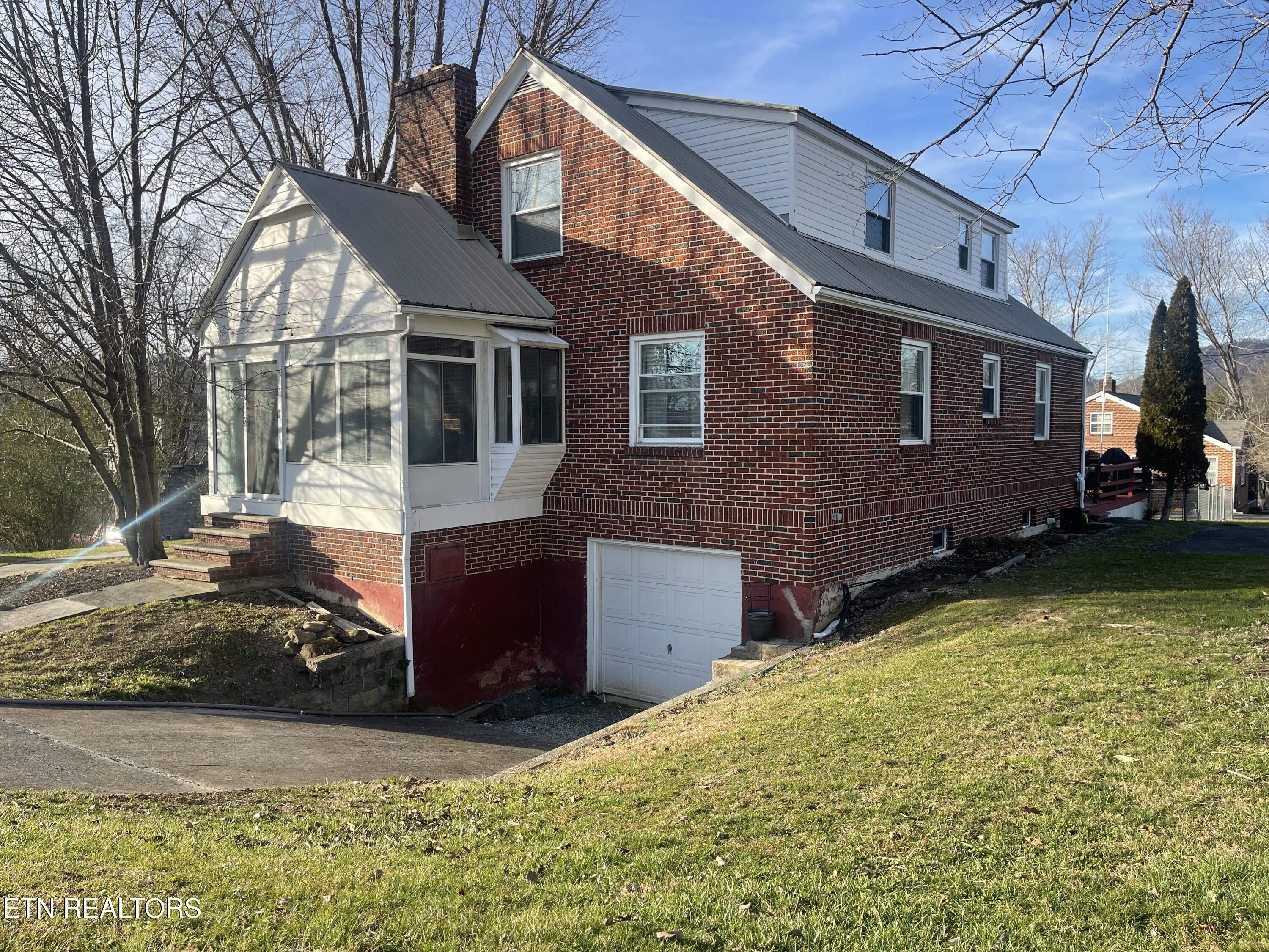 105 Franklin Avenue Harrogate, TN 37752 - Photo 2 of 41 IMG_4356