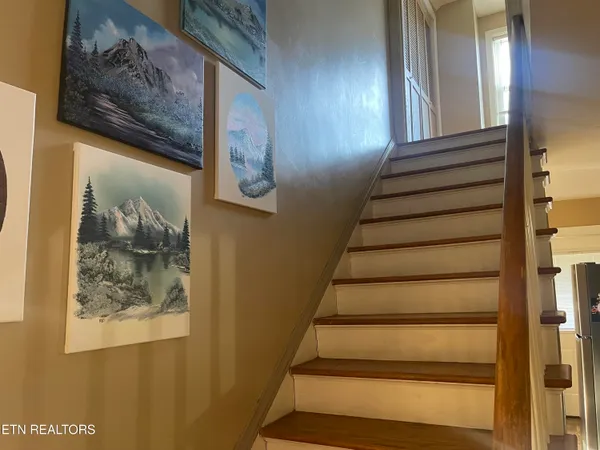 $259,900 | 105 Franklin Avenue, Harrogate, TN 37752