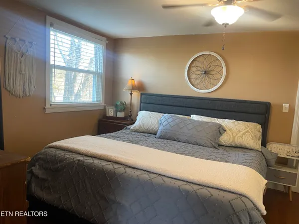 $259,900 | 105 Franklin Avenue, Harrogate, TN 37752