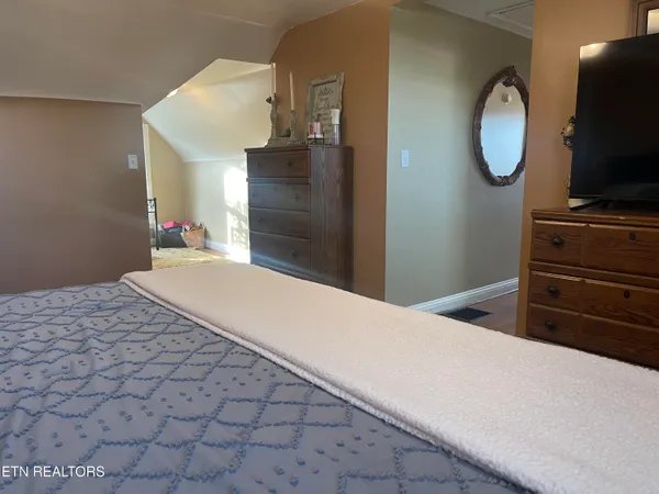 $259,900 | 105 Franklin Avenue, Harrogate, TN 37752