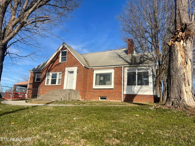 $269,900 | 105 Franklin Avenue, Harrogate, TN 37752