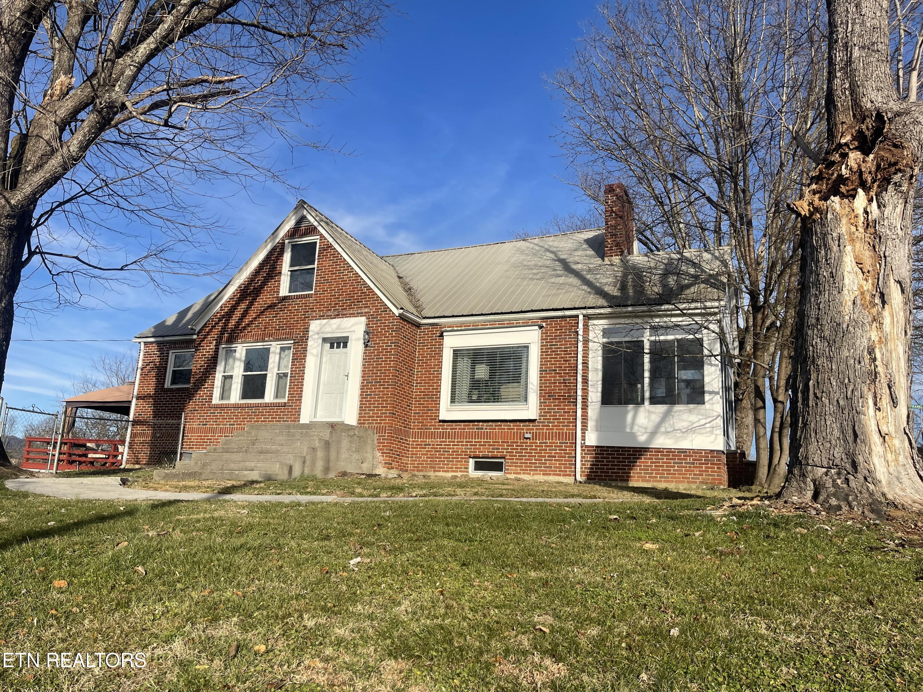 105 Franklin Avenue Harrogate, TN 37752 - Photo 3 of 41 IMG_4358