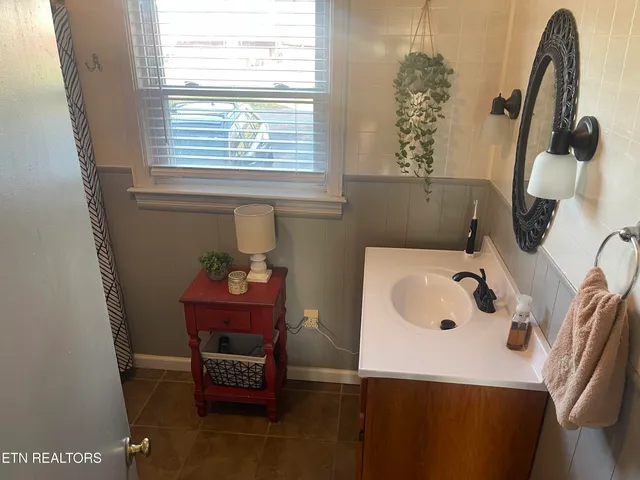 $269,900 | 105 Franklin Avenue, Harrogate, TN 37752