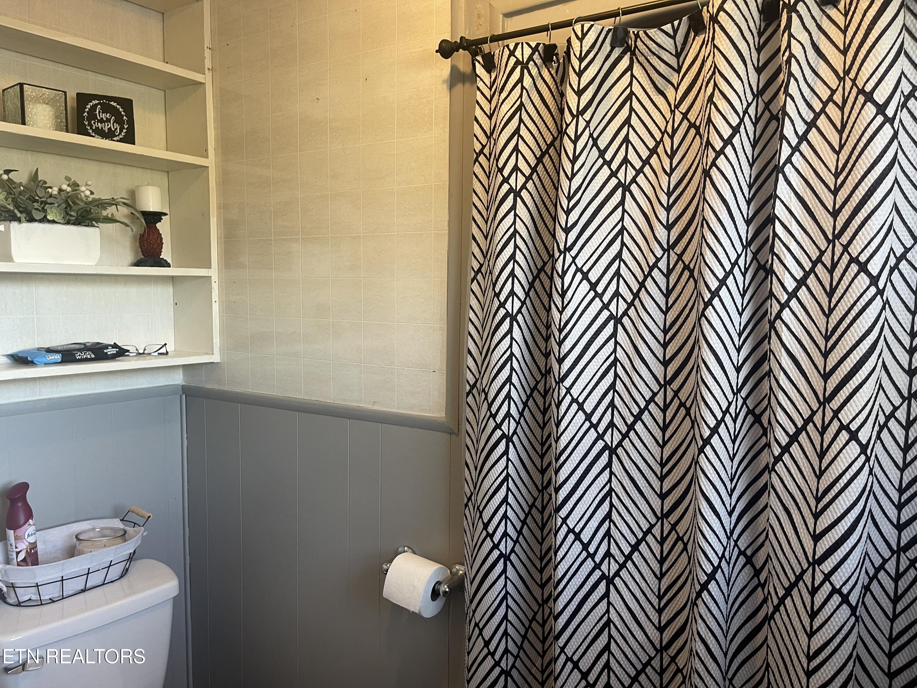 105 Franklin Avenue Harrogate, TN 37752 - Photo 36 of 41 IMG_4378