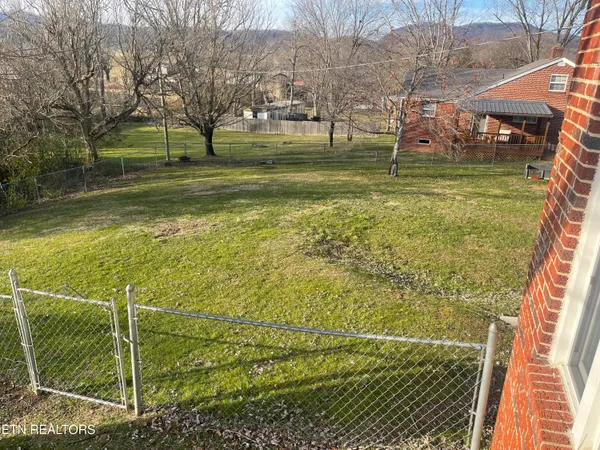 $259,900 | 105 Franklin Avenue, Harrogate, TN 37752