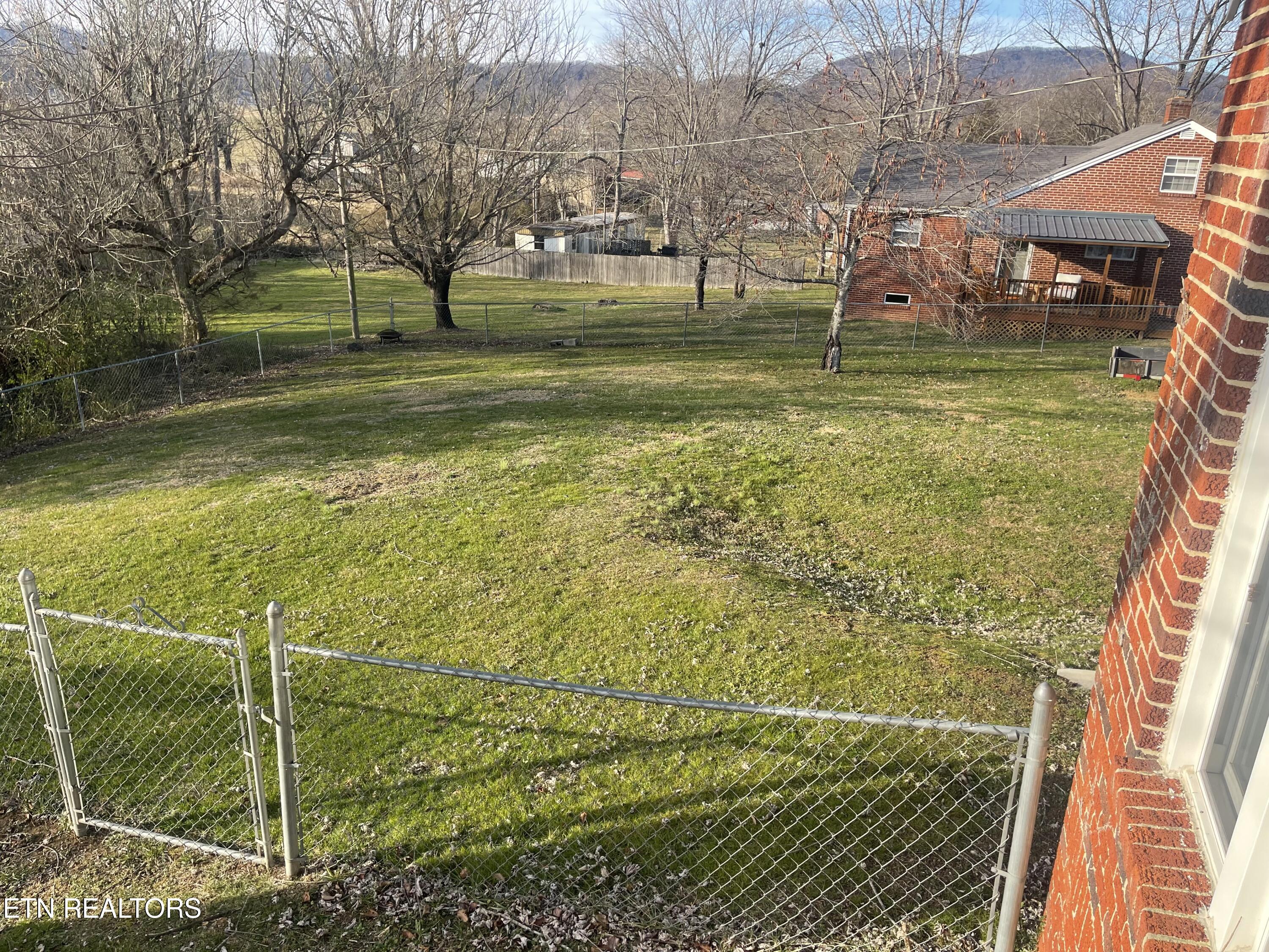 105 Franklin Avenue Harrogate, TN 37752 - Photo 6 of 41 IMG_4359