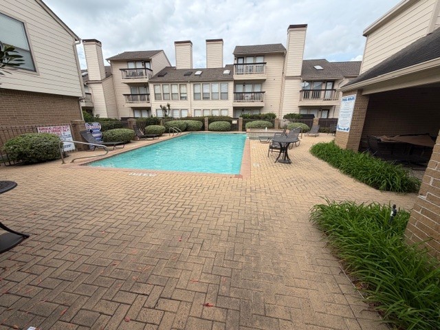 2277 South Kirkwood Road, Unit 104 Houston, TX 77077 - Photo 12 of 12 Swimming pool