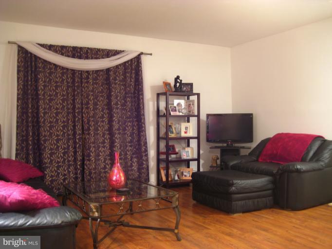 8570 Springfield Oaks Drive Springfield, VA 22153 - Photo 5 of 6 Living Room