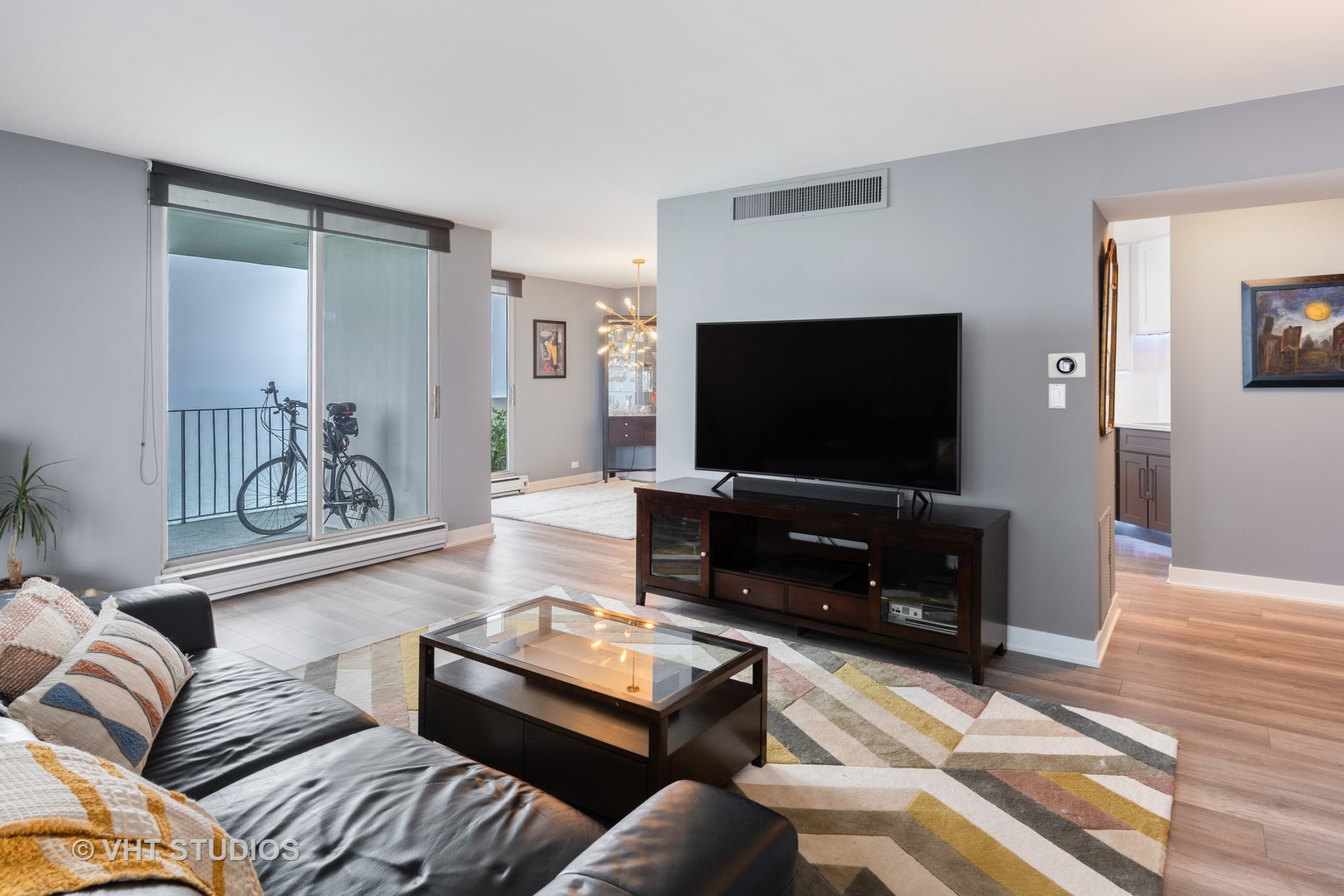 6033 North Sheridan Road, Unit 35B Chicago, IL 60660 - Photo 4 of 26