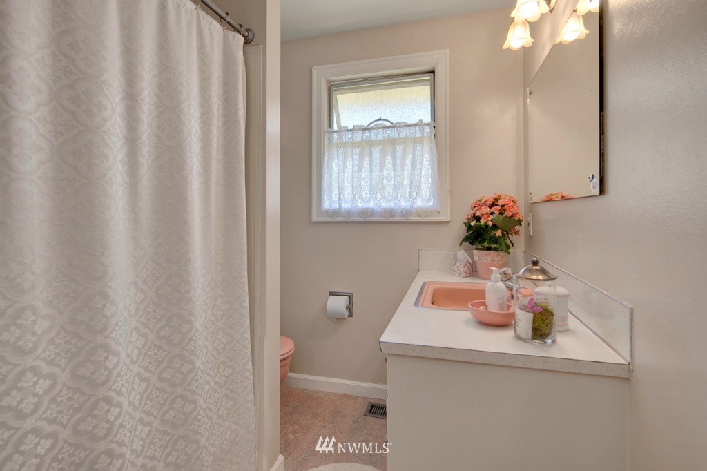 306 233rd Street Southwest Bothell, WA 98021 - Photo 11 of 14