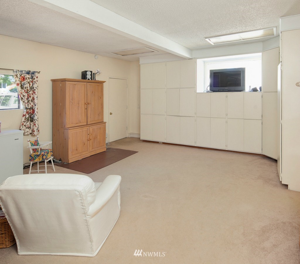 306 233rd Street Southwest Bothell, WA 98021 - Photo 8 of 14
