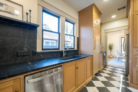 $1,899,000 | 1109 Rutland Street, Houston, TX 77008