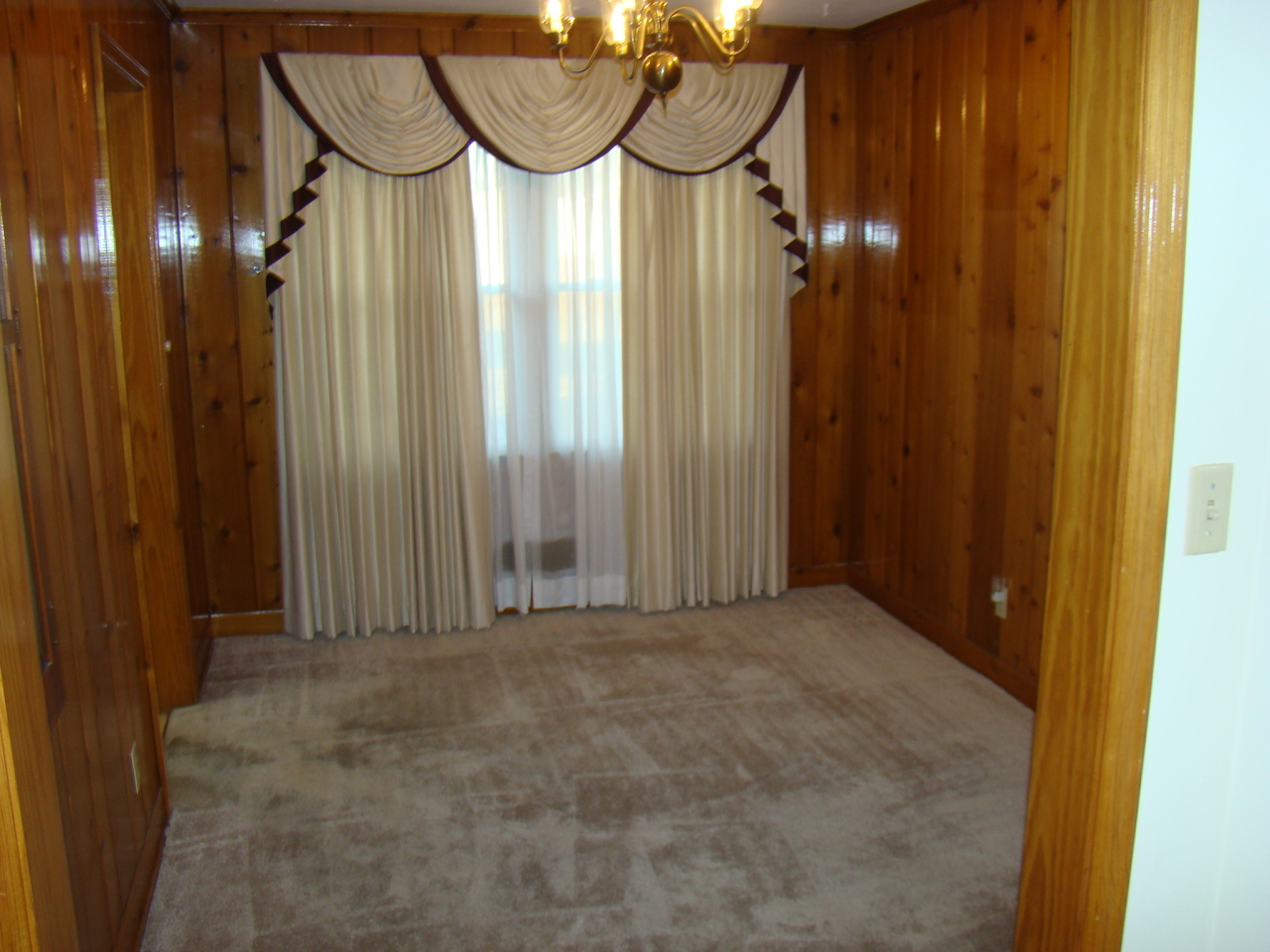 120 Frontier Road Northwest Roanoke, VA 24012 - Photo 2 of 7 Dining Room
