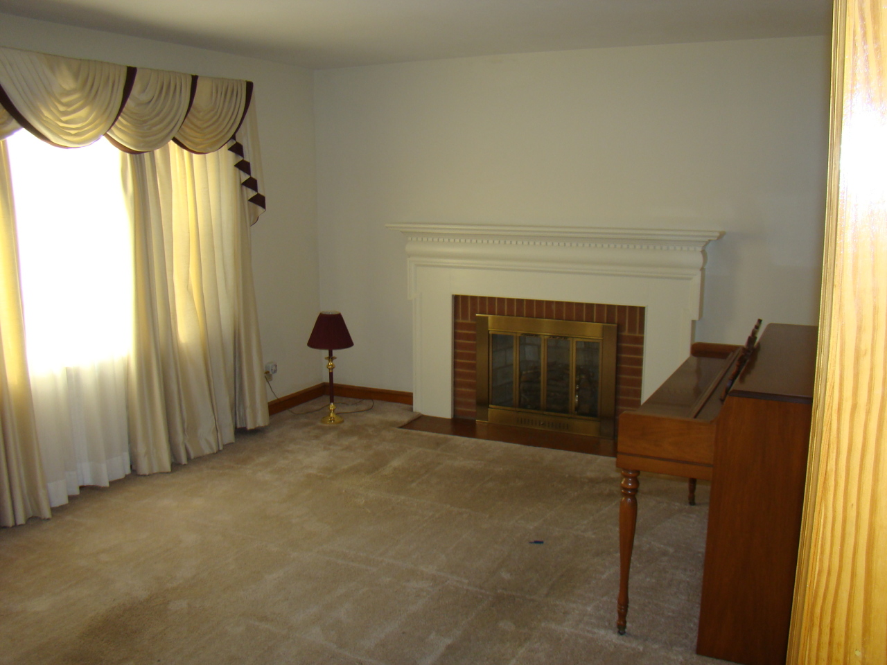 120 Frontier Road Northwest Roanoke, VA 24012 - Photo 7 of 7 Living Room 2