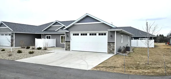 $330,000 | 662 Voyager Drive, Alexandria, MN 56308