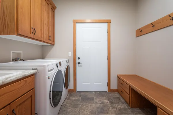 $330,000 | 662 Voyager Drive, Alexandria, MN 56308