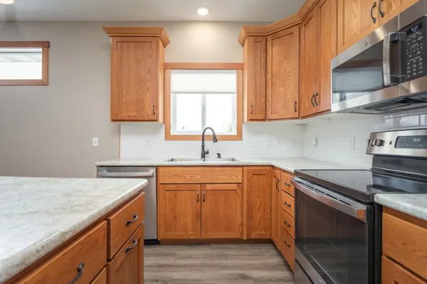 $330,000 | 662 Voyager Drive, Alexandria, MN 56308