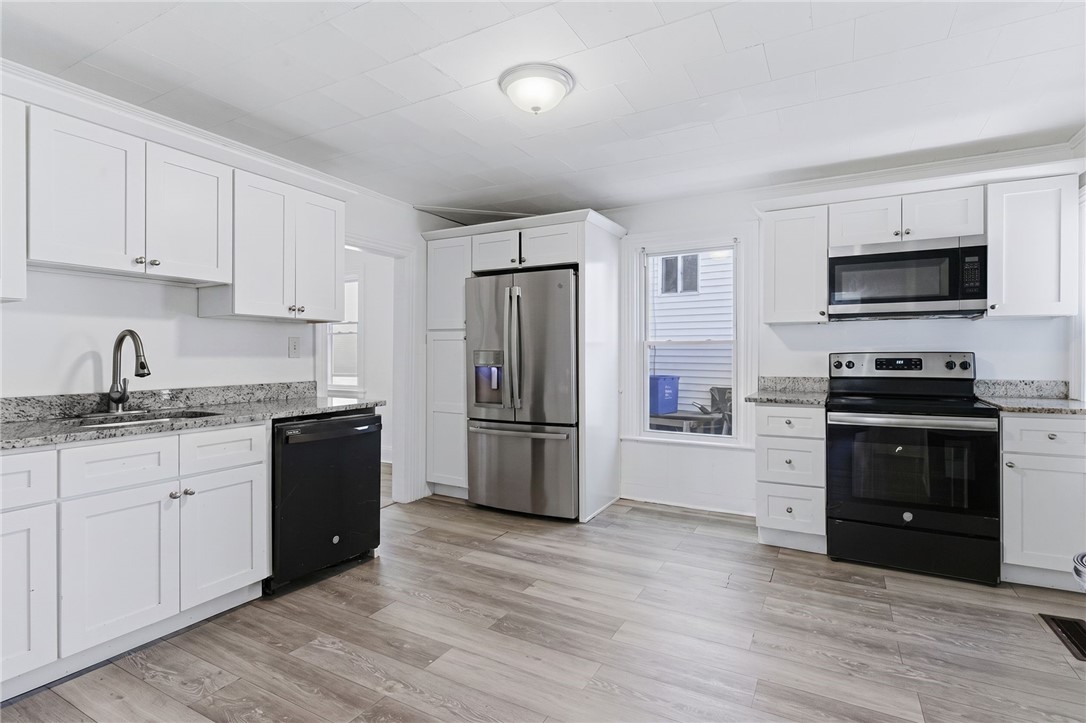 33 Pleasant Street Woonsocket, RI 02895 - Photo 6 of 35