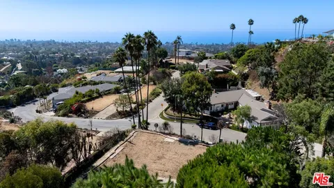 $2,095,000 | 1322 Las Pulgas Road, Pacific Palisades, CA 90272