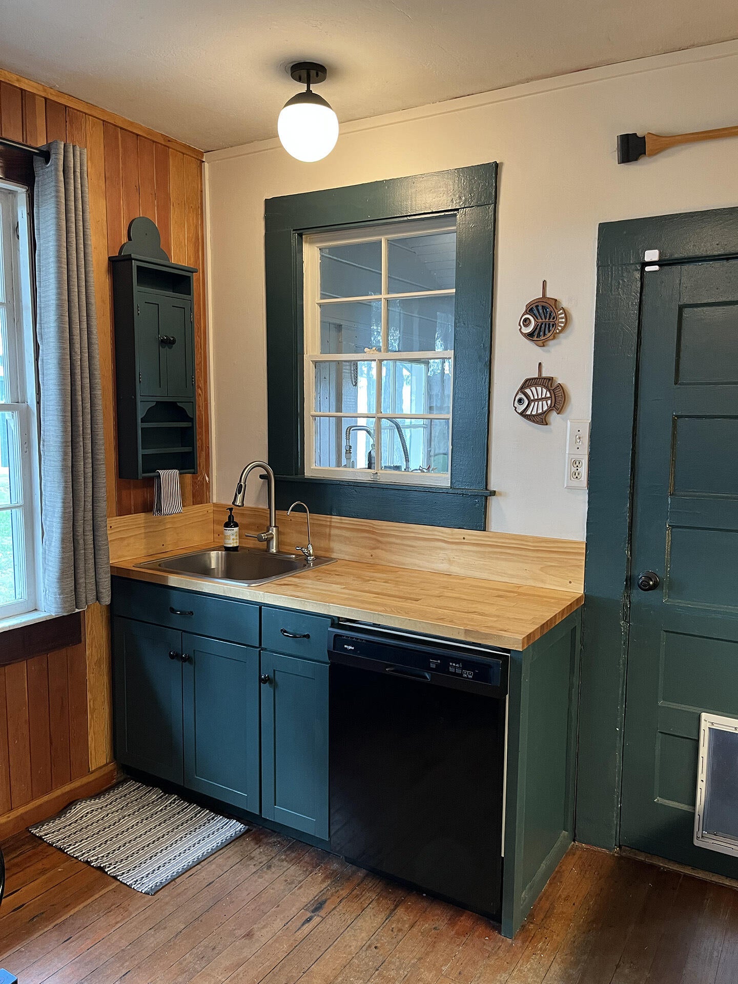 32441 Modoc Point Road Chiloquin, OR 97624 - Photo 15 of 26 07_kitchen2