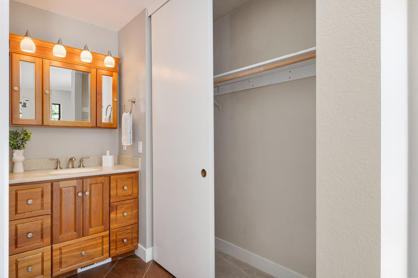 101 East Middlefield Road, Unit 5 Mountain View, CA 94043 - Photo 15 of 24 Gallery Image 15
