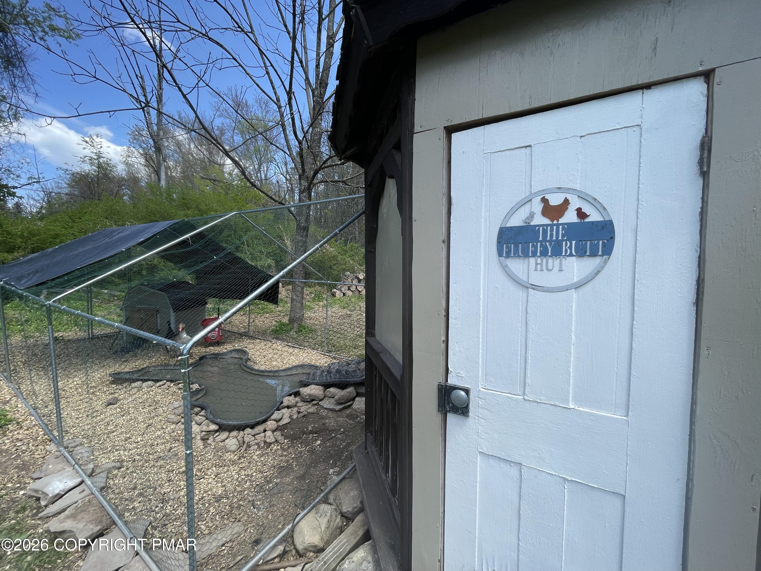 5780 Paradise Valley Road Cresco, PA 18326 - Photo 26 of 29 chicken coop