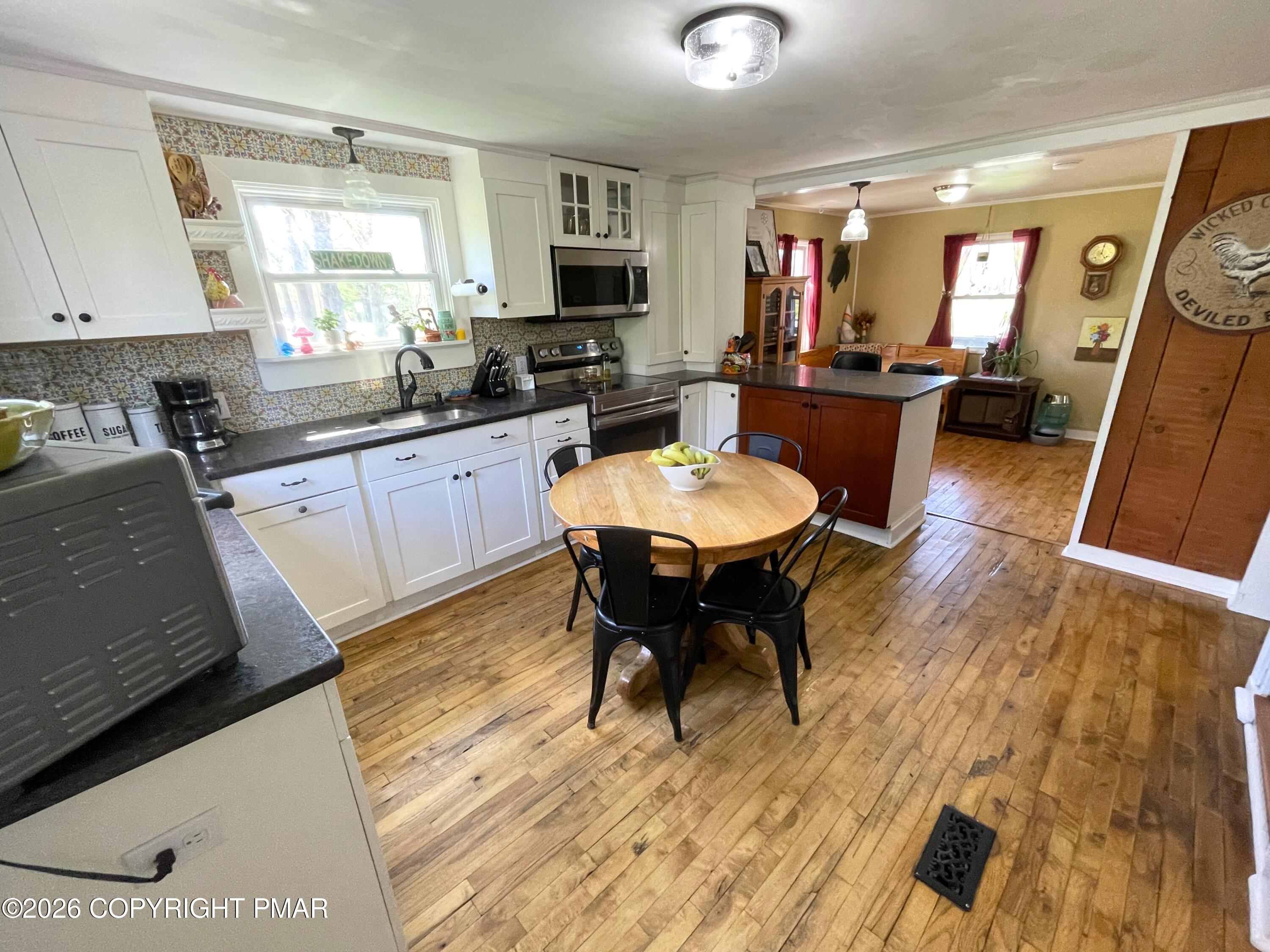 5780 Paradise Valley Road Cresco, PA 18326 - Photo 10 of 29 Kitchen 3