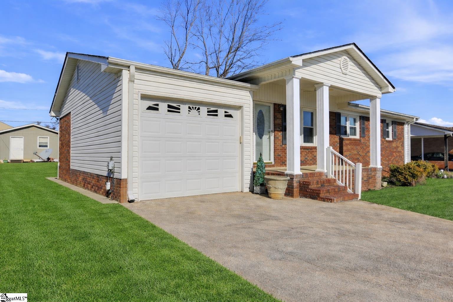 111 McDowell Drive Boiling Springs, SC 29316 - Photo 6 of 41