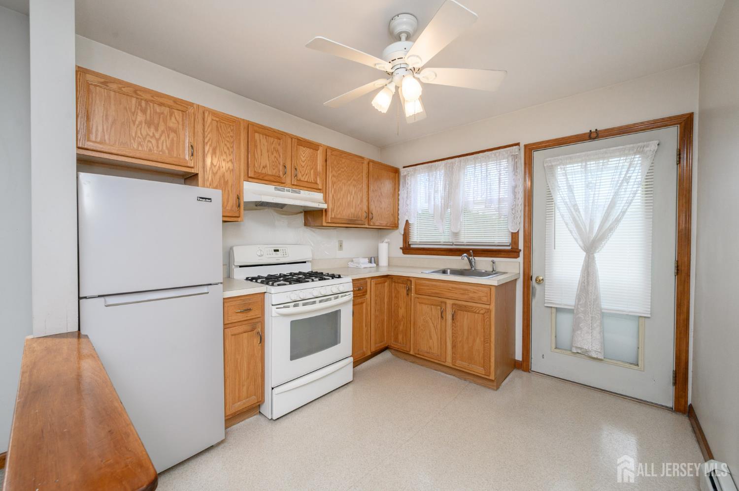 1120 Madison Hill Road Clark, NJ 07066 - Photo 21 of 51