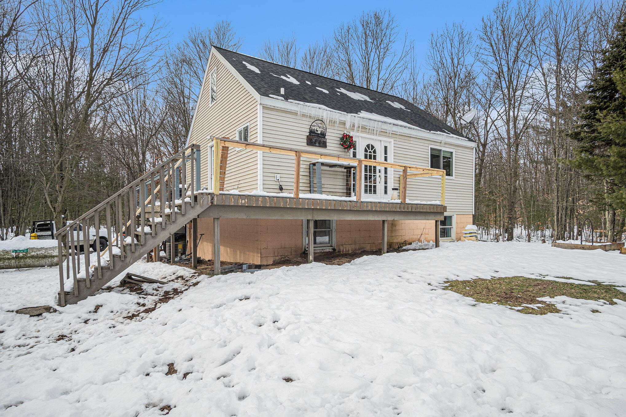 6861 Quarterline Road Spring Lake, MI 49456 - Photo 3 of 35 DSC06219