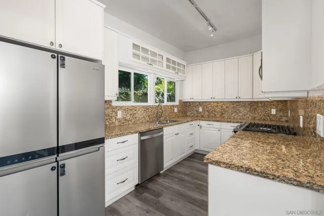 $3,088,000 | 1422 6th Street, Coronado, CA 92118