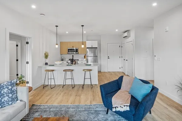 $2,995 | 635 Main Street, Unit 209, Wilmington, MA 01887