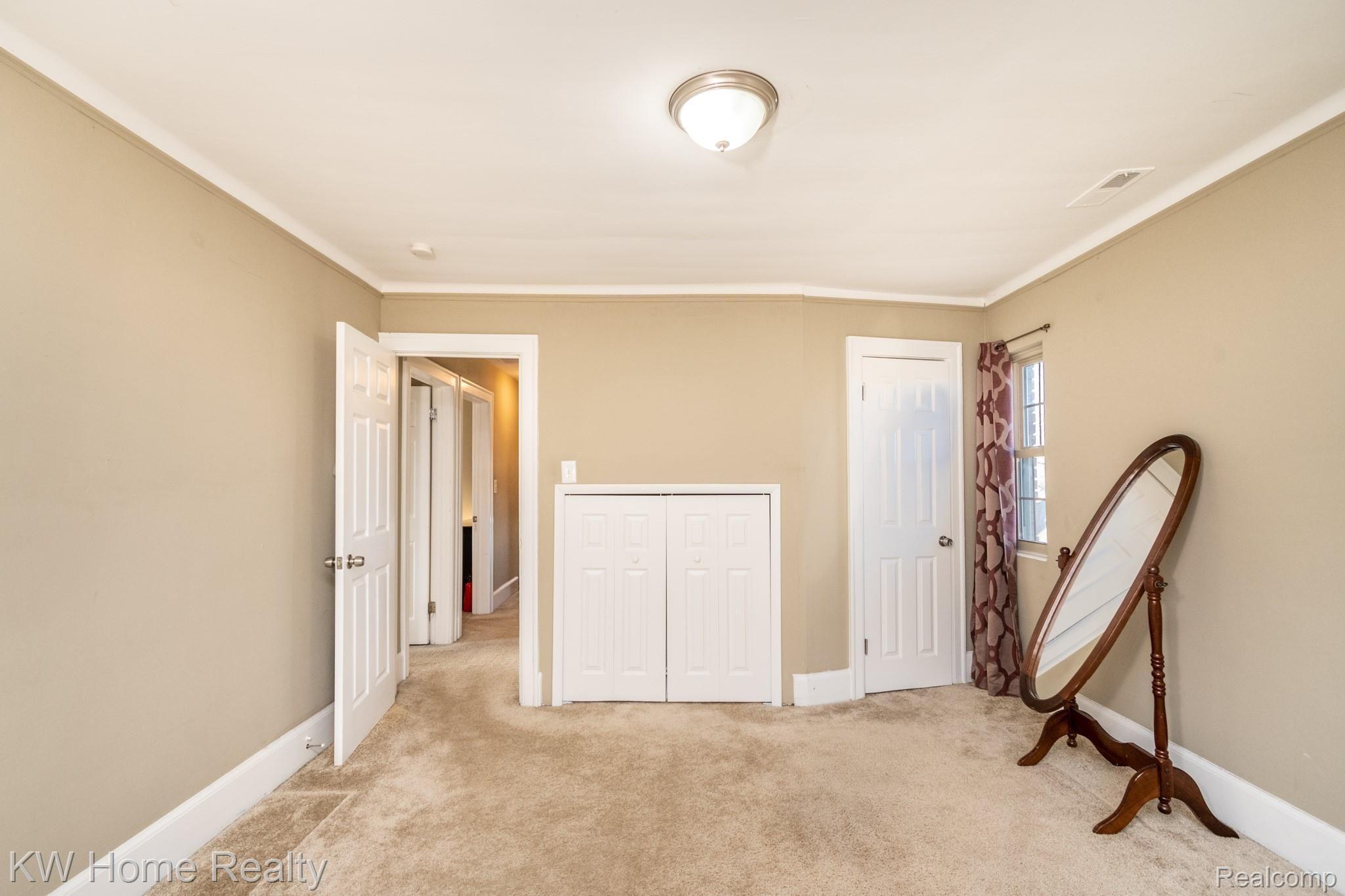16770 Huntington Road Detroit, MI 48219 - Photo 18 of 30 Bedroom 1