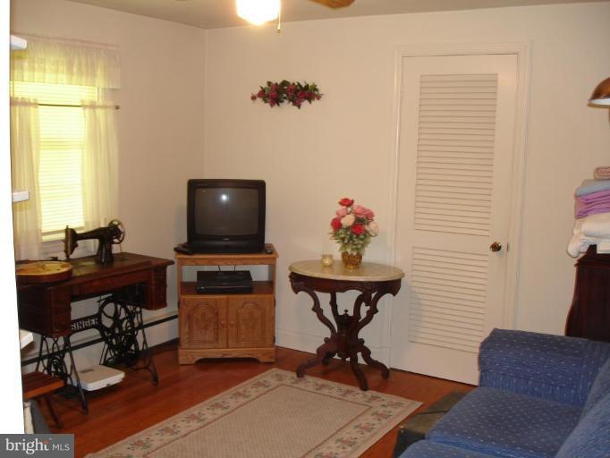 15433 Dover Road Upperco, MD 21155 - Photo 12 of 22 Bedroom 3 - Natural HdWd Floor