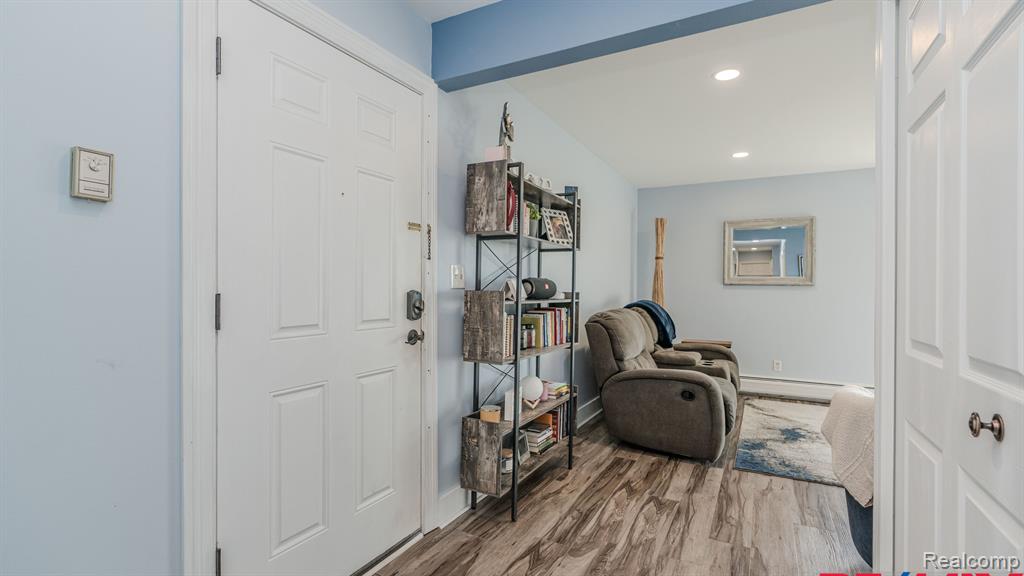 1629 Cass Lake Road, Unit C Keego Harbor, MI 48320 - Photo 14 of 40